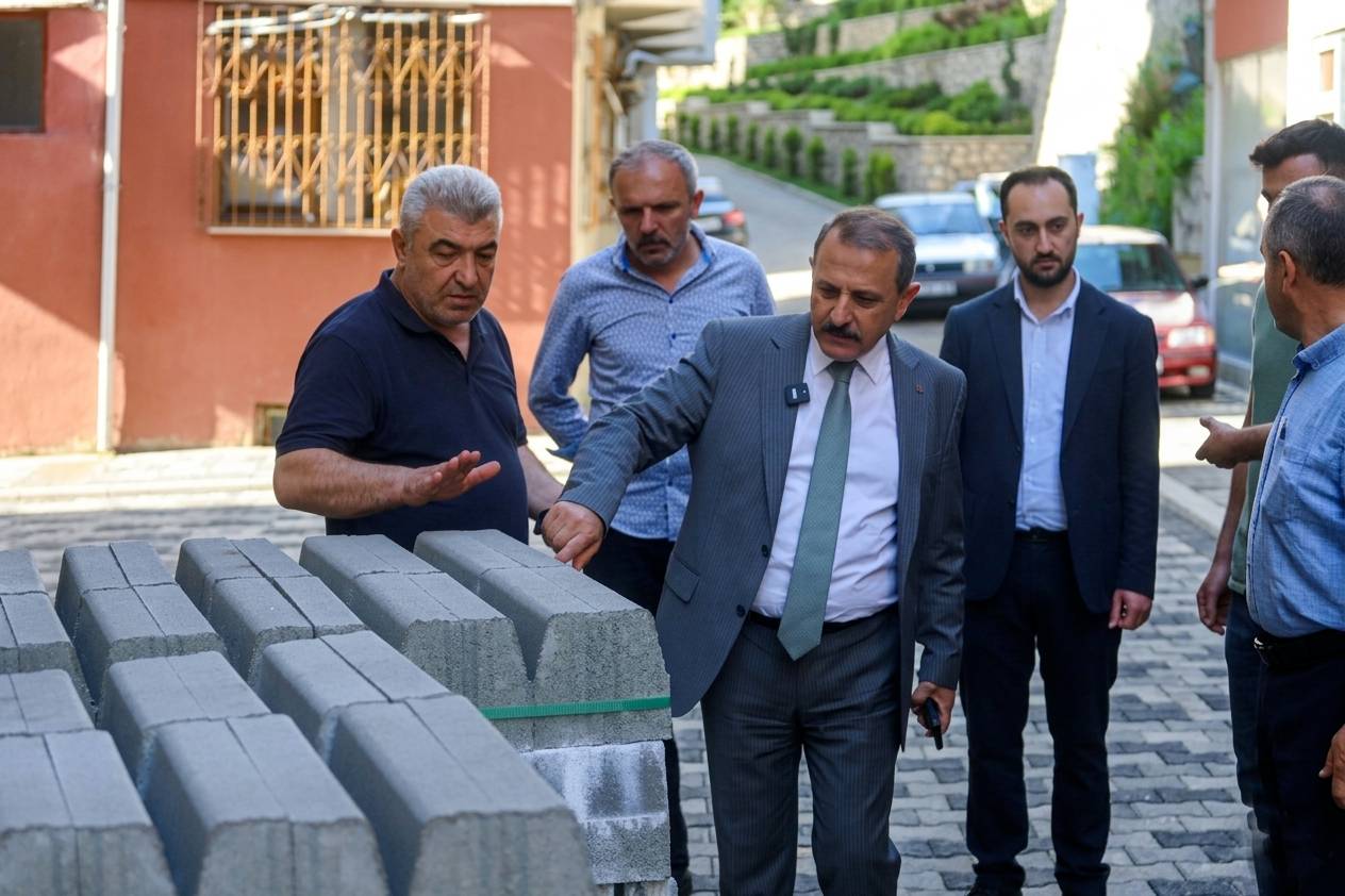 Başkanımız Tomurcuk Sokak'ta incelemelerde bulundu